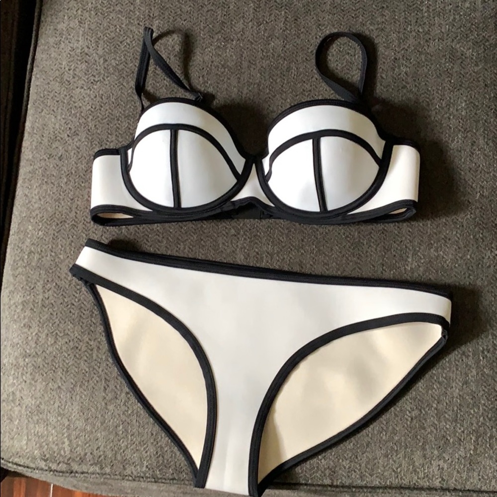 Black and white bikini set